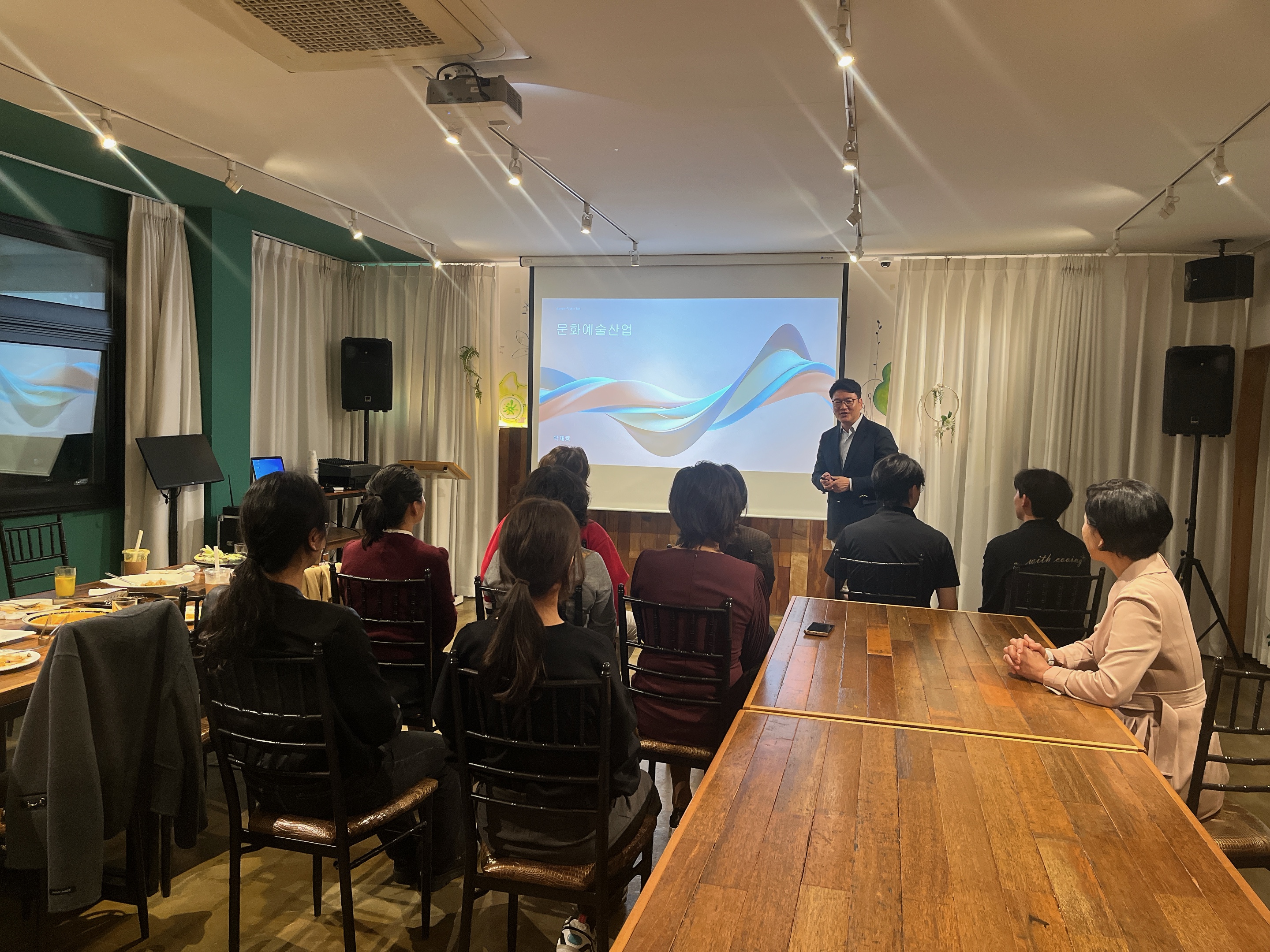 게시물의 1번째 이미지 - 하단 참조